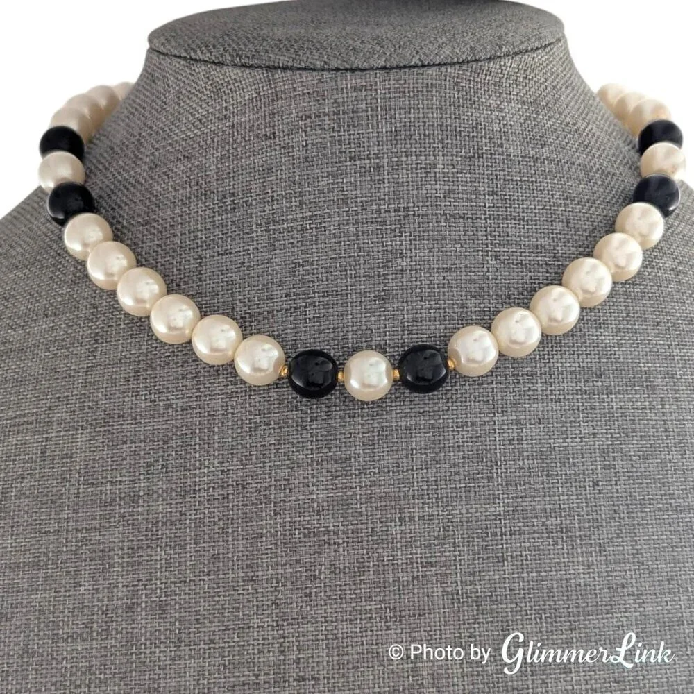 Vintage White Faux Pearl Black Lucite Stations Beaded Gold Tone Choker Necklace